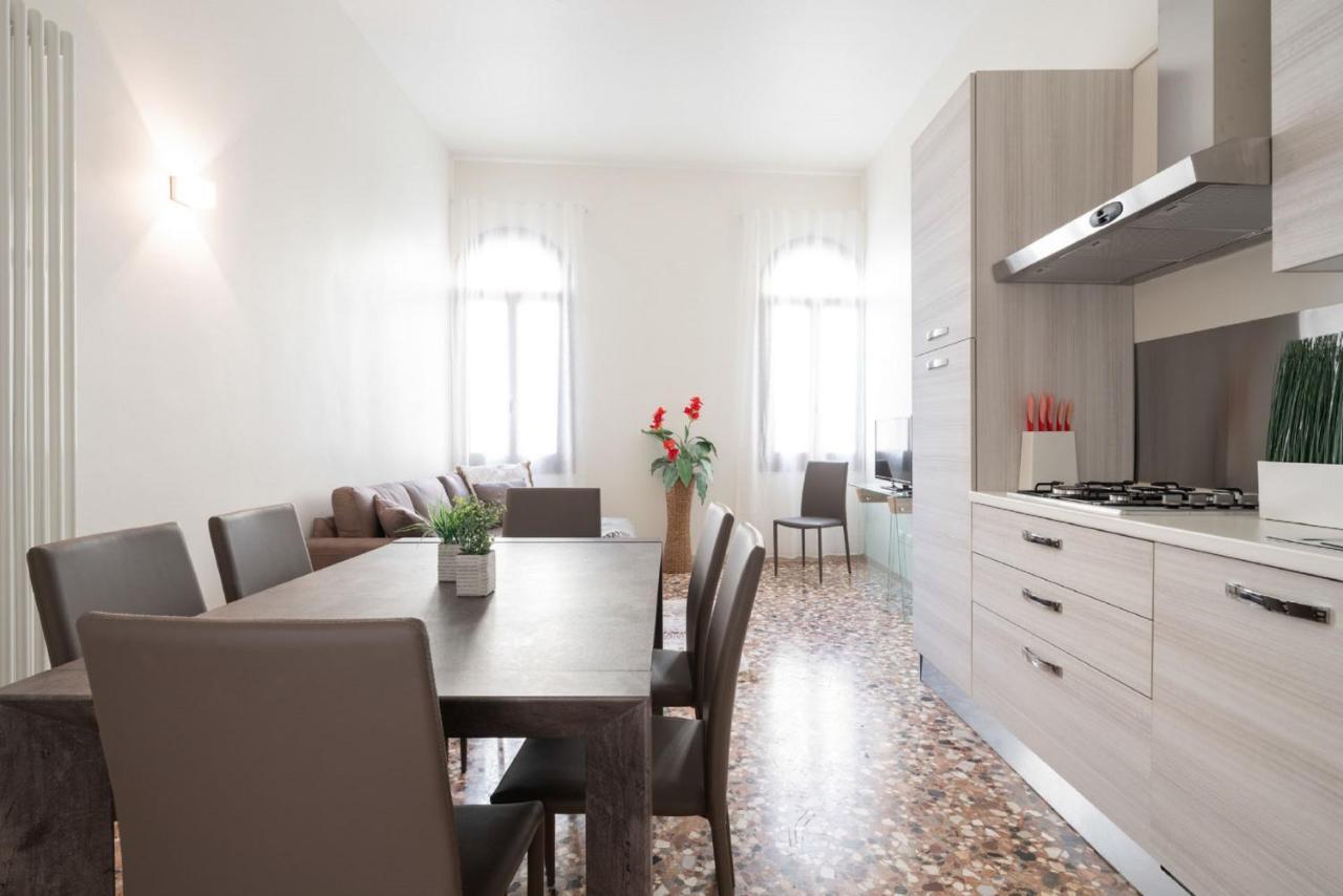 Accademia Charm Apartments By Wonderful Italy Venise Extérieur photo