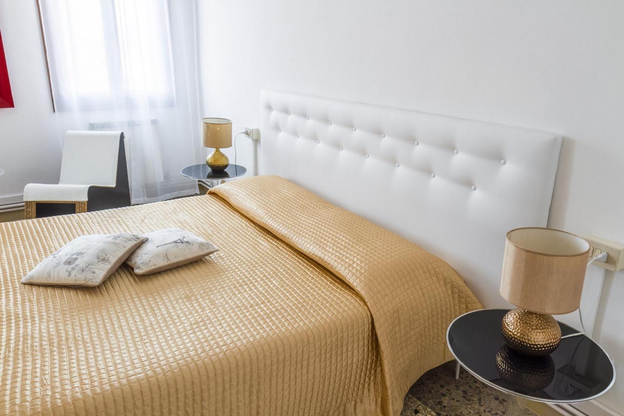 Accademia Charm Apartments By Wonderful Italy Venise Extérieur photo