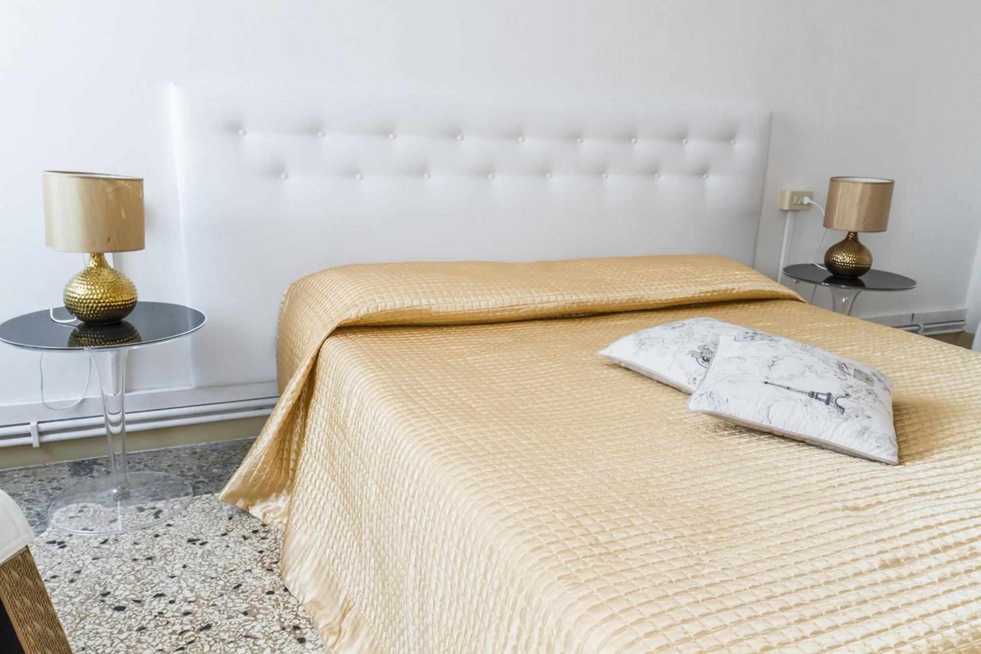 Accademia Charm Apartments By Wonderful Italy Venise Extérieur photo